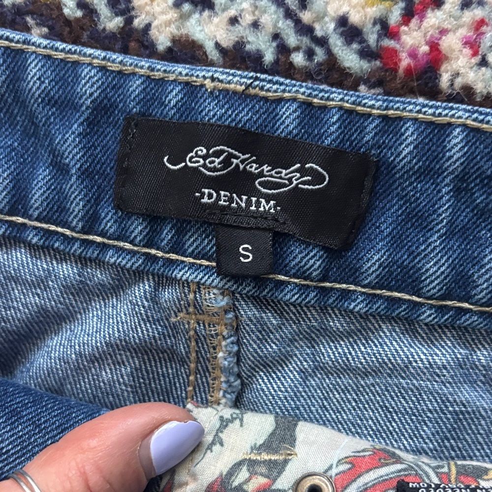 Ed Hardy Blue Denim Shorts with White Script and Multicolor Tattoo Heart - Picture 4 of 5